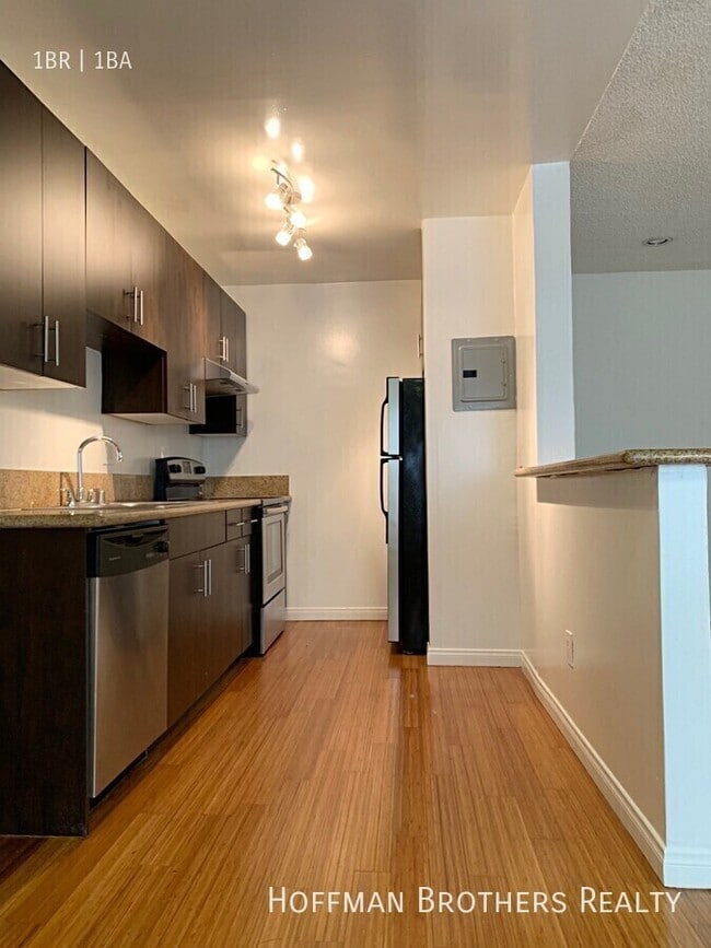 Photo - 1847 Winona Blvd Unidad 106