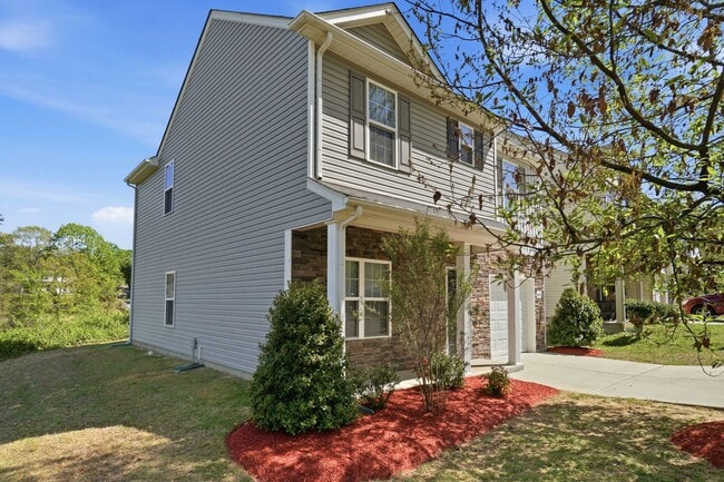 Photo - 4-bedroom with Water Front View