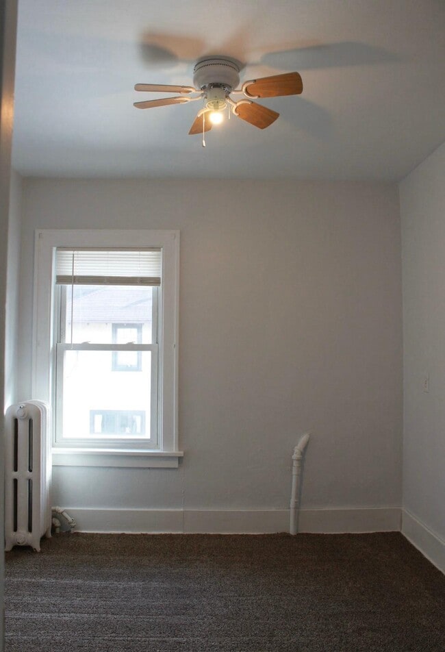 Photo - 415 9th St S