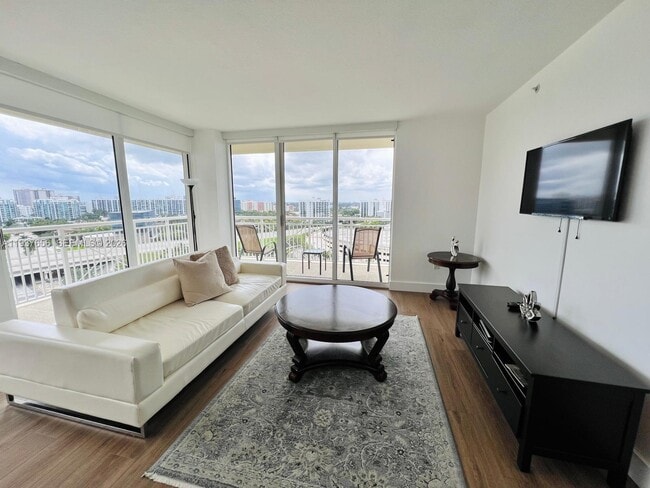 Photo - 19501 W Country Club Dr Unit 1408