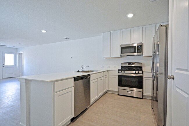 Photo - 3744 Axis Hl St