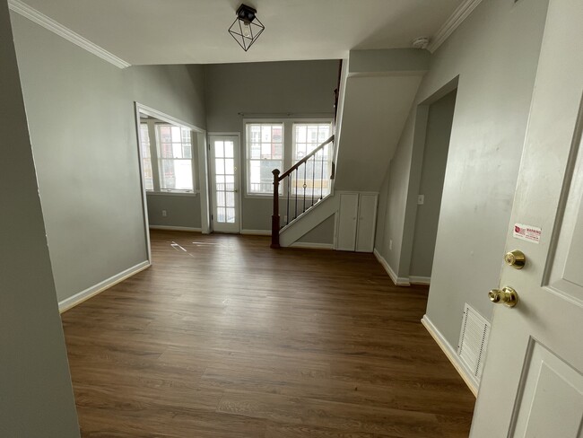 Living room - 1072 Piedmont Ave NE Unit 205
