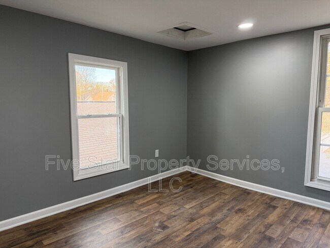 Photo - 1513 E Edwards St