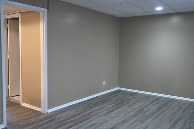 Photo - Lake Terrace #4. 3BD/1BA  Very spacious condo on Lake Avenue!  $2700 per month includes assigned ... Unit 4