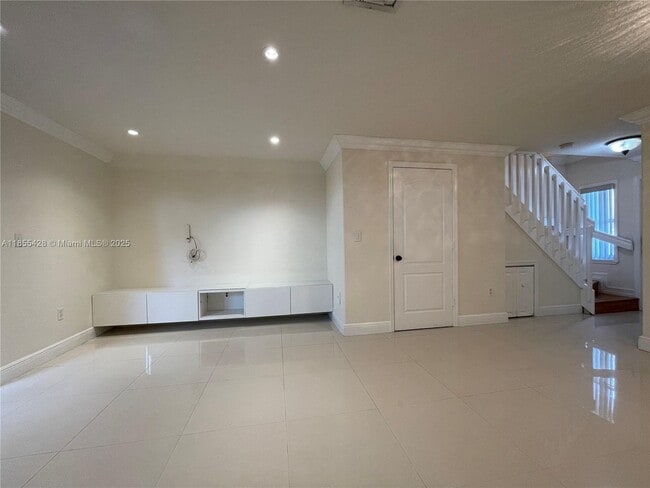 Building Photo - 7915 NW 8th St Rental