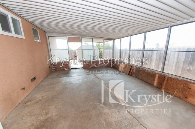 455 Wilshire Ave