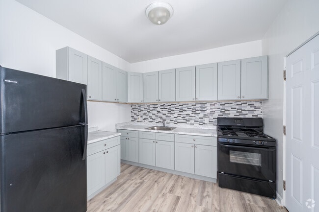 1BR, 1BA - 720SF - Kitchen