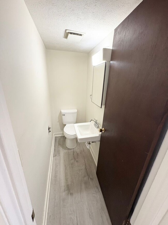 1504 Ensign Dr Unit 3