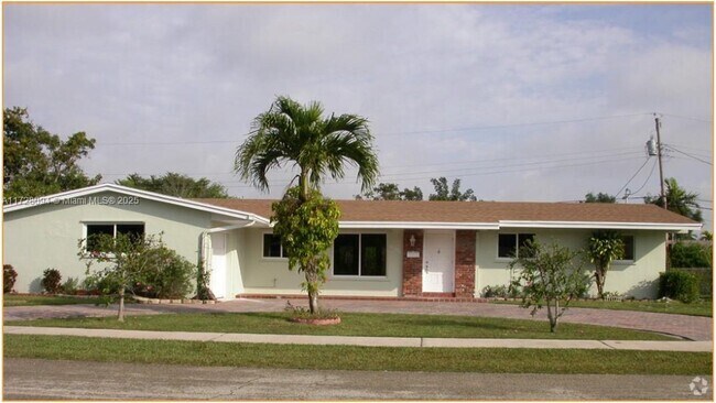 Building Photo - 8791 SW 87th St Rental