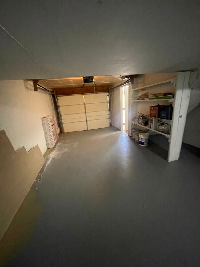 Photo - 3305 Droste Rd