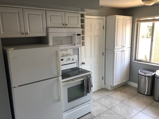 Photo - 3442 Warren Rd