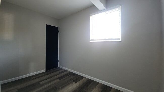 Photo - 7880 Big Bend Blvd Unidad 1st floor