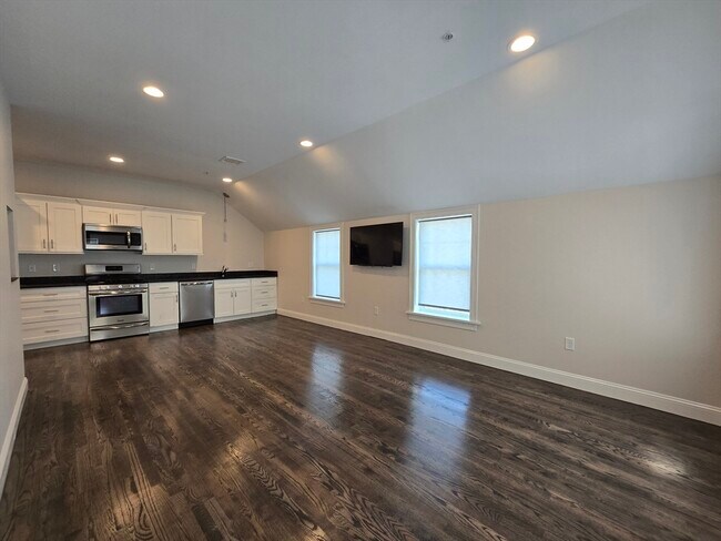 Photo - 285 St George St Unit 203