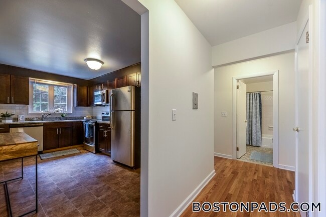 Photo - 8 Captain Parker Arms Unit 14