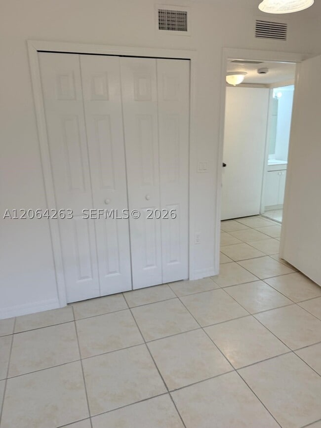 1250 SE 26th St Unit 101