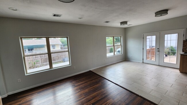 Photo - 2009 Wavell St