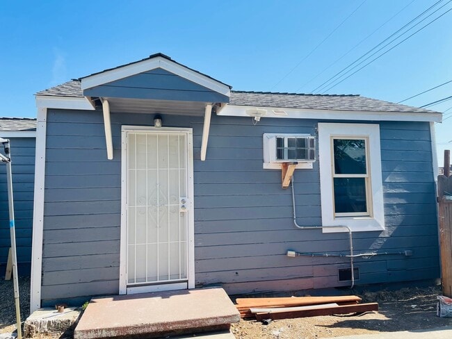 Building Photo - 3730 Ivy St Unit #B Rental