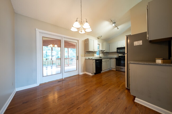 Photo - 3688 Falcon Way