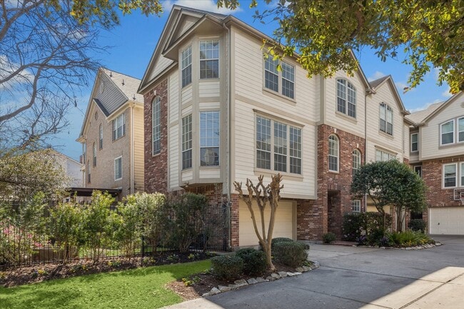 Building Photo - 2626 Commonwealth St