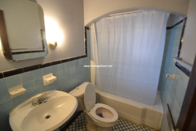 7244 Reading Rd Unit 4