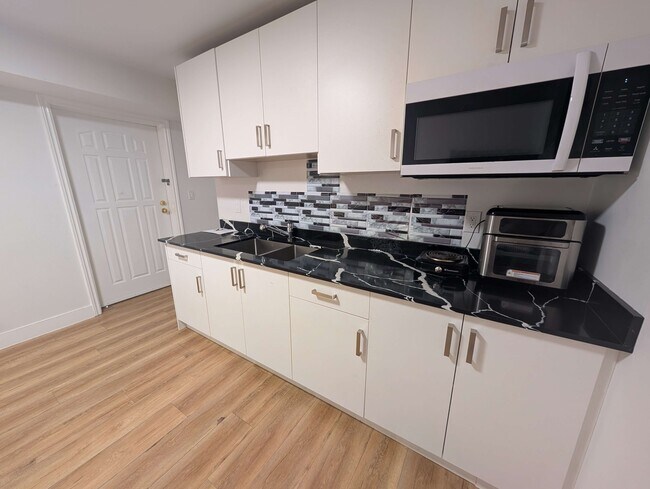 15486-15110 110 Ave