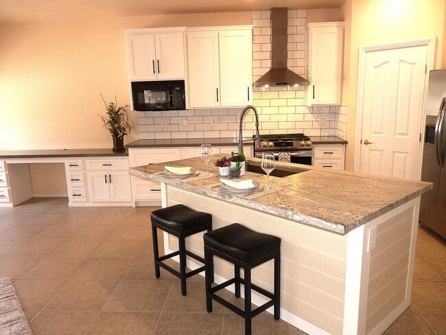 Photo - 81 Dow Jones St