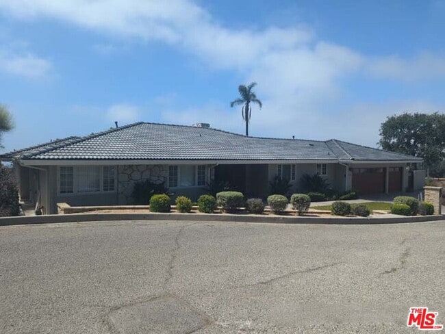 Building Photo - 1156 Las Pulgas Pl Rental