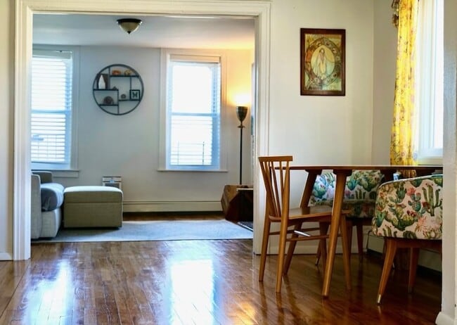 Building Photo - 119 Columbia St Unit 2