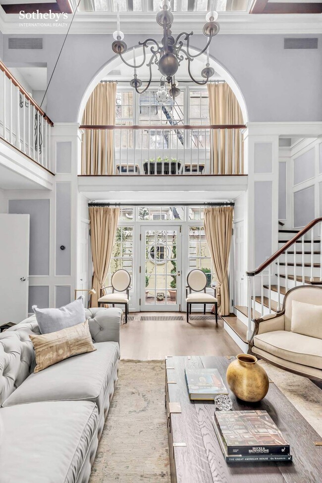 Photo - 183-185 W 4th St