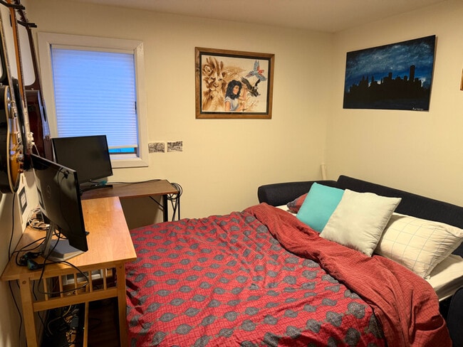 Photo - 688 Montrose Ave