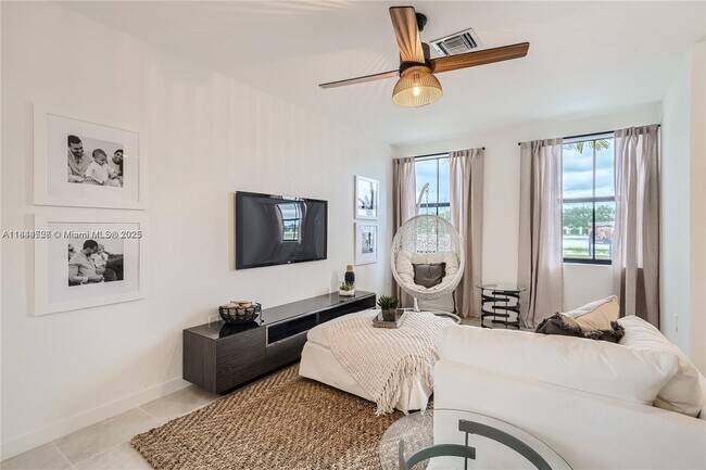 Photo - 409 NE 12th St