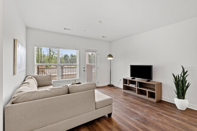 Photo - Nonesuch River Apartments