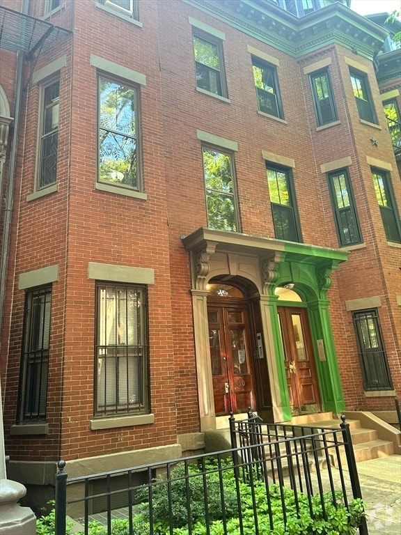 Building Photo - 10 Wellington St Unit 3R Rental