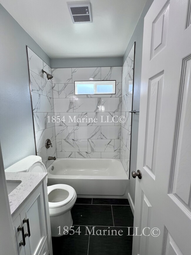 Photo - 1854 Marine Ave
