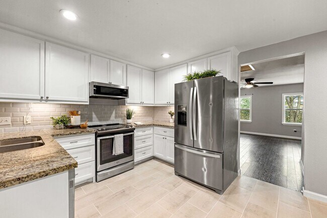 Photo - 7630 Lady St