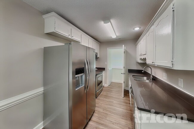Photo - 809 Valley Creek Dr