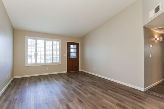 Photo - 1518 E Carter Rd