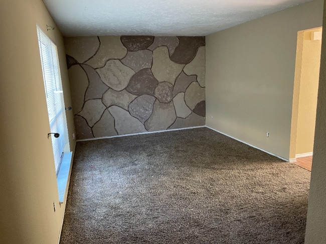 Photo - 28 W Creek Ln