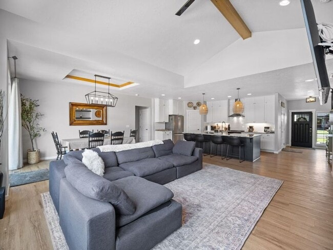 Photo - Fully Furnished Luxury 3-Bed, 2-Bath Home ...