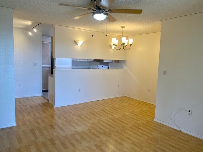 Photo - Available Now | 2 Bedroom, 1 Bathroom Apartment w/Scenic View from Enclosed Lanai | Kualana Knoll... Unidad 11-204