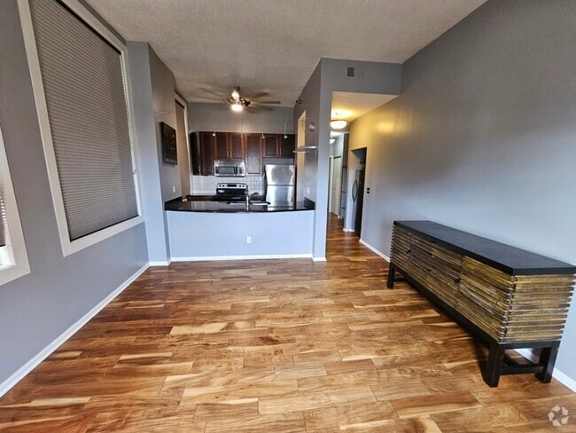 Building Photo - 300 S 16th St Unit 703 Rental