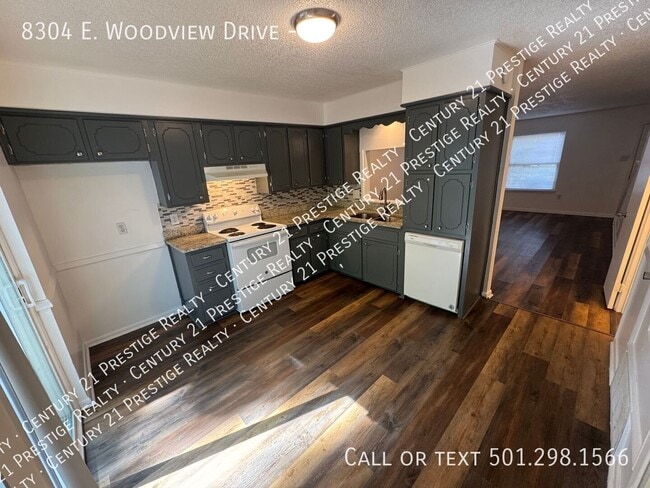 Photo - 8304 Woodview Dr N Unit B