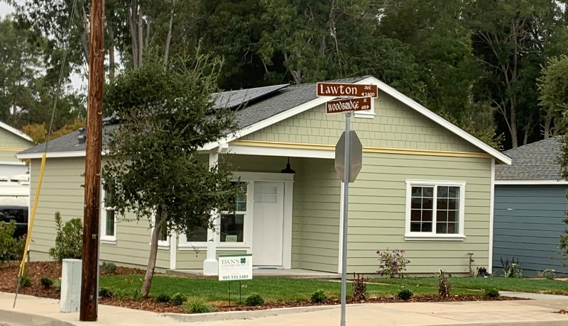 Photo - 2389 Lawton Ave