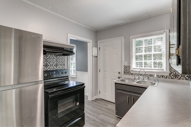 Photo - 175 Primrose Ave