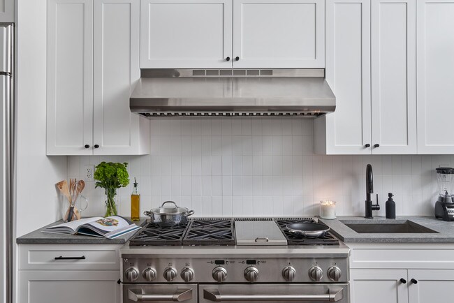 Photo - Common Grand (Furnished Rooms)