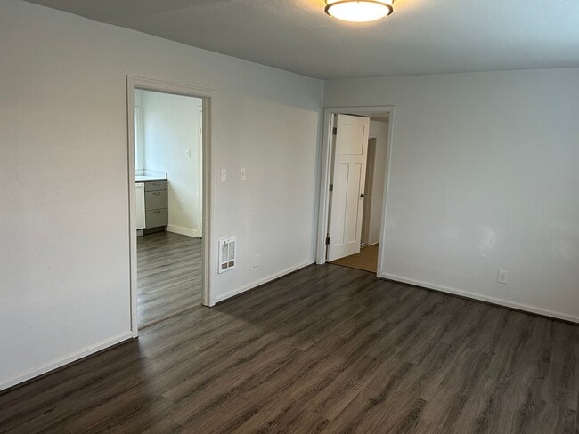 Renovated 3 Bed, 1 Bath Home in McMinnville - Renovated 3 Bed, 1 Bath Home in McMinnville
