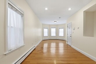 Photo - 13 Howard St Unit 1