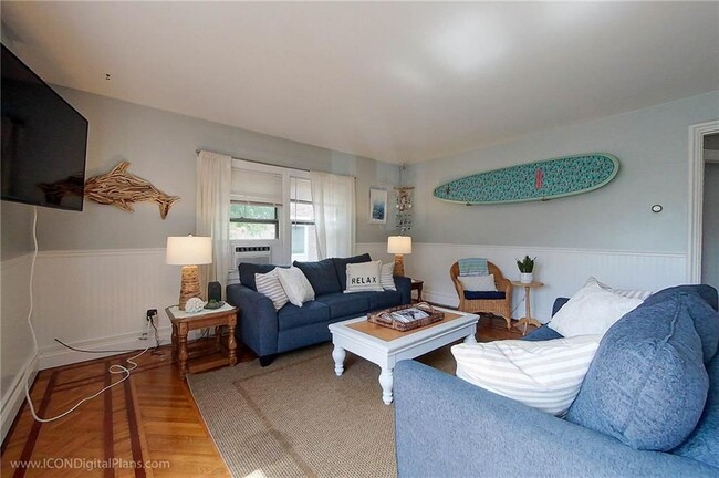 Photo - 28 Narragansett Ave