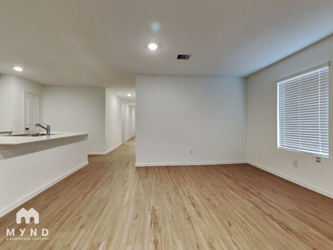 Photo - 21645 Balzola Ln