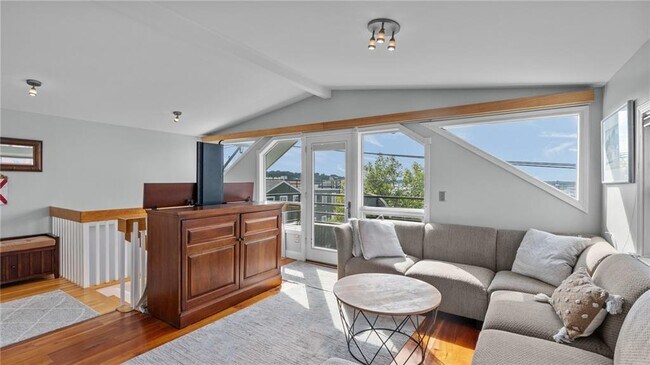 Photo - 492 Thames St Unidad 4